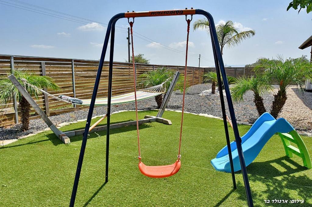 צימרים מעיינות האהבה Rehov Luaran gambar